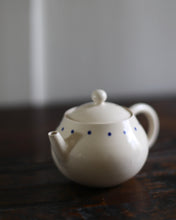 Youyou Wang Miniature teapot 28