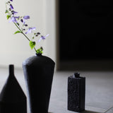 Motomu Oyama 'Kurosabi Kaki Meipin' Black rust vase 4