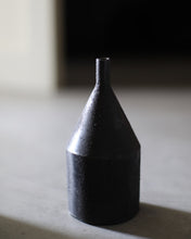 Motomu Oyama 'Kurosabi Kaki' Black cone vase 13