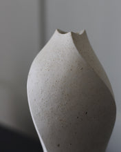 Takada Kae Small white clay twist vase