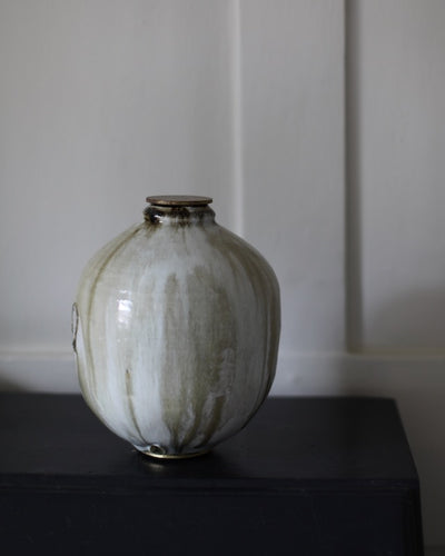 Chloé Rosetta Bell Wild Sand and Lobster Jar with Brass Lid and Bass 22