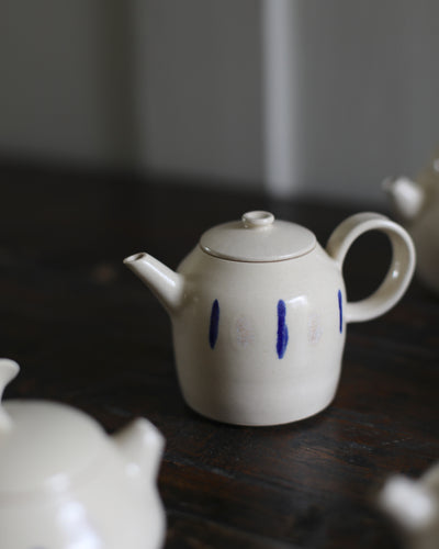 Youyou Wang Miniature teapot 30