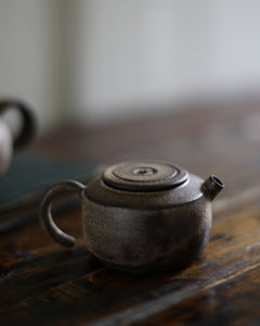 Youyou Wang Miniature teapot 4
