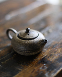 Youyou Wang Miniature teapot 7