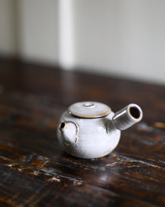 Youyou Wang Miniature teapot 27
