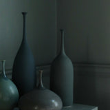 Sophie Cook 'Medium squat pod eggshell graphite'