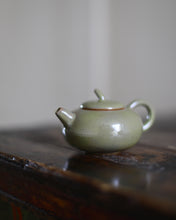 Youyou Wang Miniature teapot 2