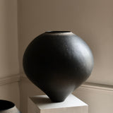 Kenta Anzai 'Porcelain and Urushi Moon Jar 2'
