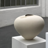 Emelie Abrahamsson 'Curve Vessel II'