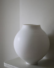 Anna Silverton Porcelain Jar 4