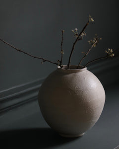 Annette Lindenberg 'Dew' Moon jar