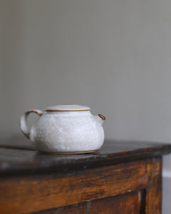 Youyou Wang Miniature teapot 8