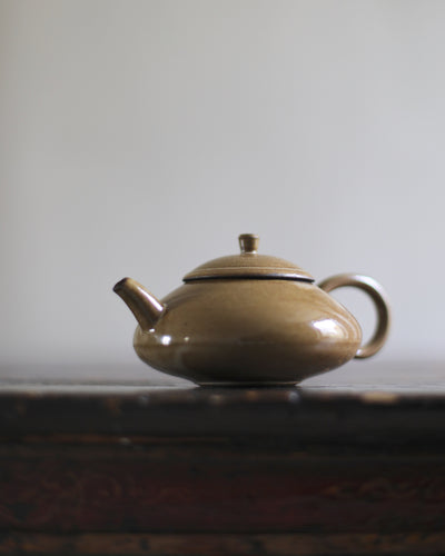 Youyou Wang Miniature teapot 11