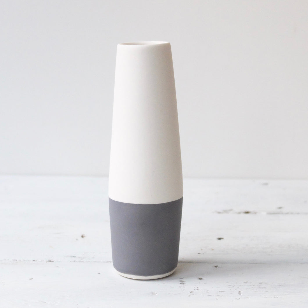 (SE) Nathalie Lautenbacher Seam Vase Tall - White / Charcoal