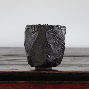 Annette Lindenberg 'Charred earth' yunomi 25