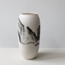Tom Kemp porcelain vessel 1