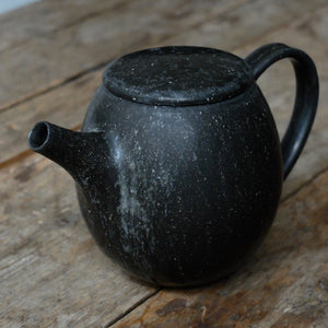 Masako Nakagami Black Teapot (4)