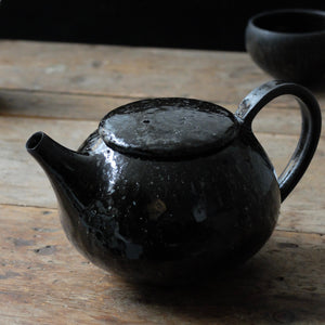Masako Nakagami Black Teapot (5)