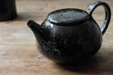 Masako Nakagami Black Teapot (5)